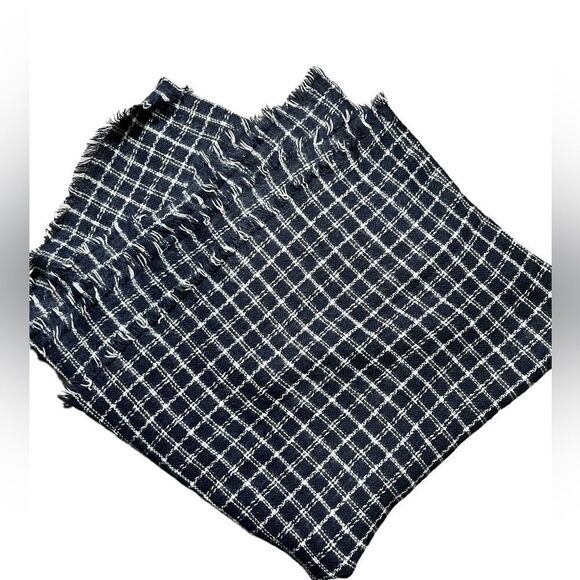 LULU Toby Windowpane Infinity Scarf - Picture 4 of 4